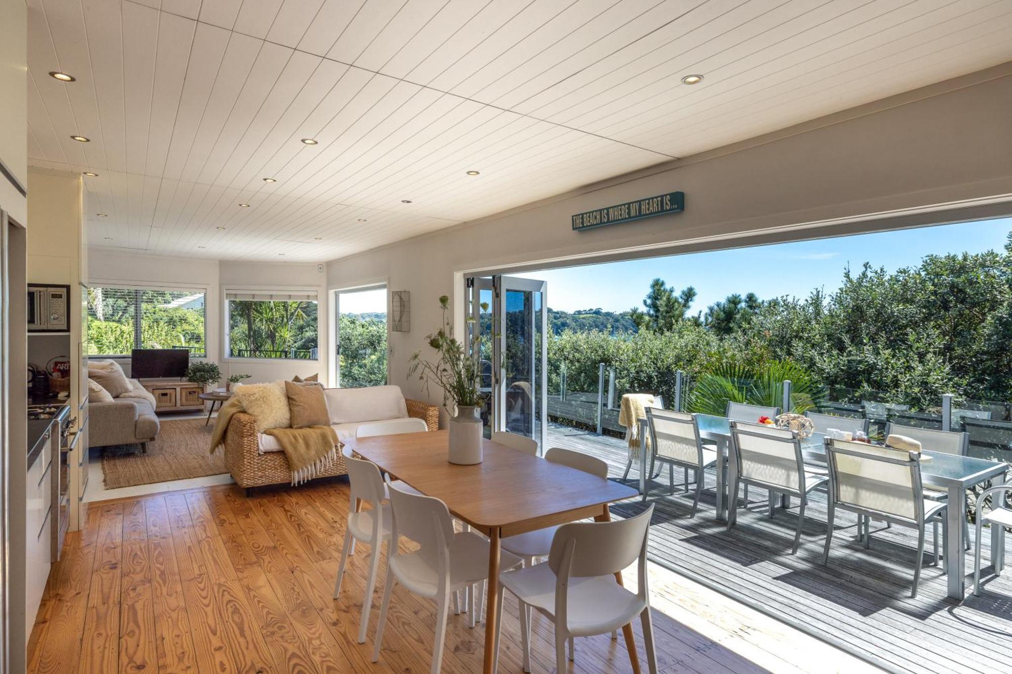 Tawa Cottage - Coast & Country Oneroa Екстериор снимка